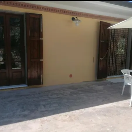 Apartment Il Giardino Di Maria Montignoso
